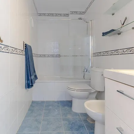 Apartment Ga Nemt Til Strand, Restauranter, Butikker, Padel Og Meget Mere!